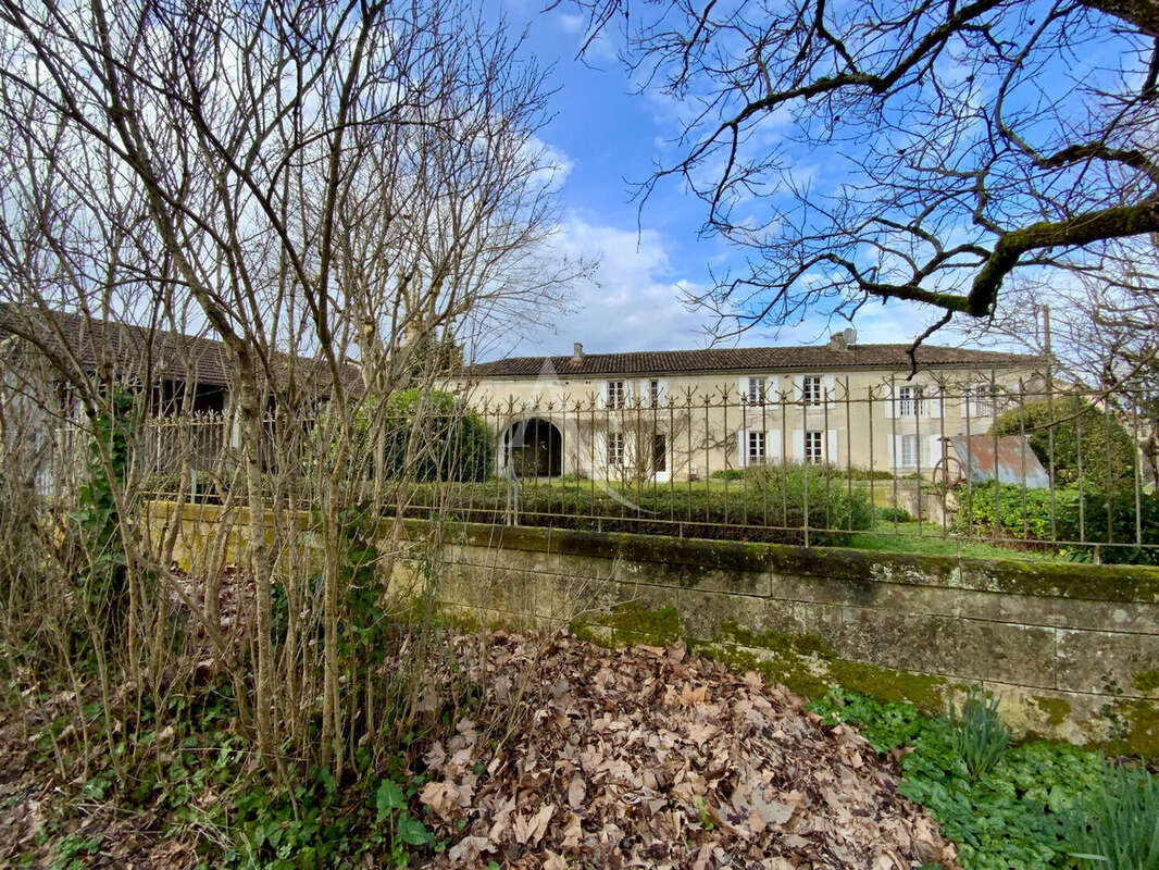 Maison à CRITEUIL-LA-MAGDELEINE