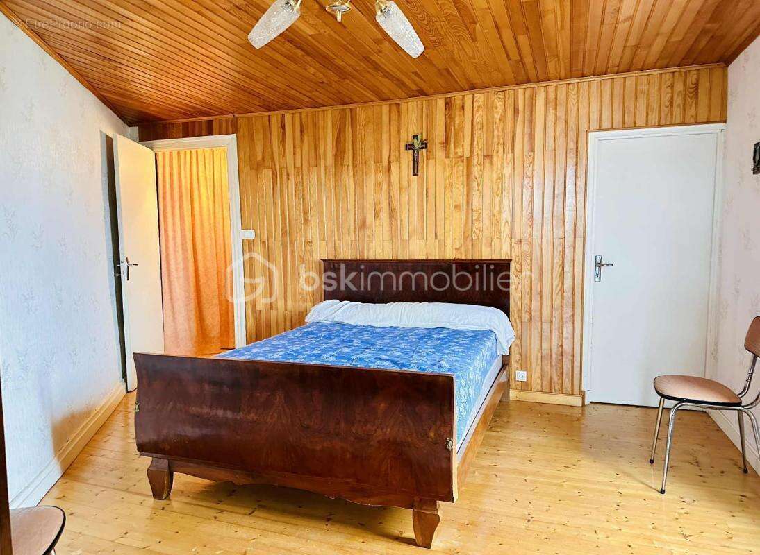 Une vue rare, un emplacement recherché, une maison de caractère au cœur de Roiffieux - photo 12
