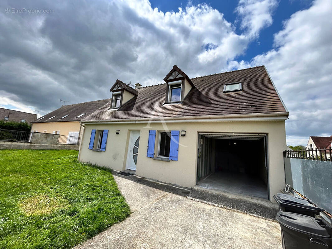 Maison à LE CHATELET-EN-BRIE