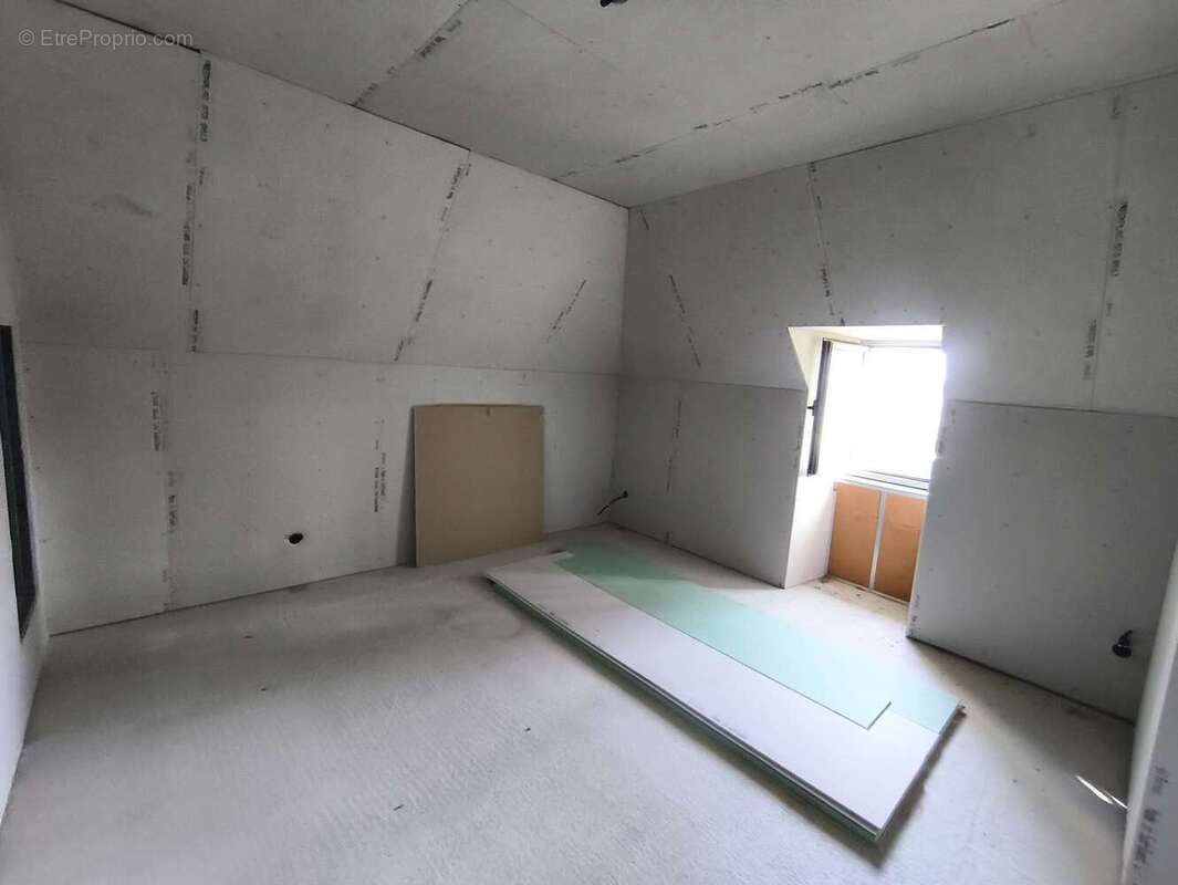 Maison 213 m² à Eyrein  - photo 46