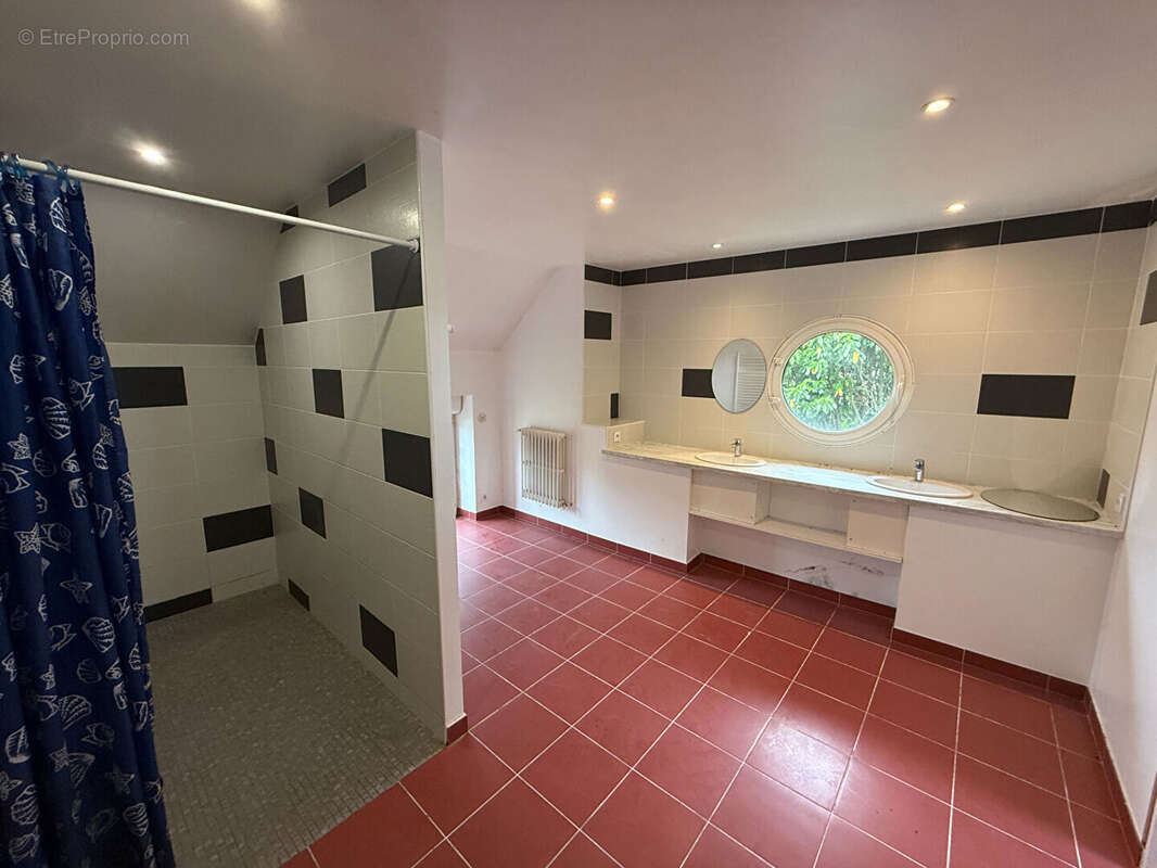 Maison à NOYAL-SOUS-BAZOUGES