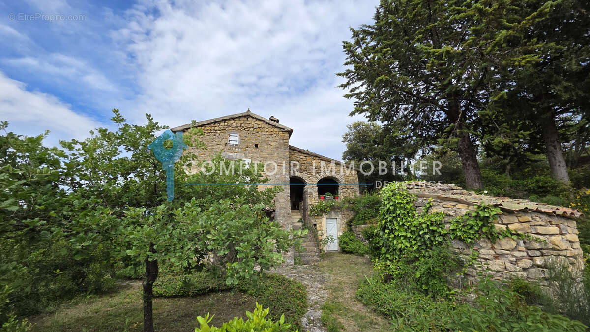 Maison à GROSPIERRES