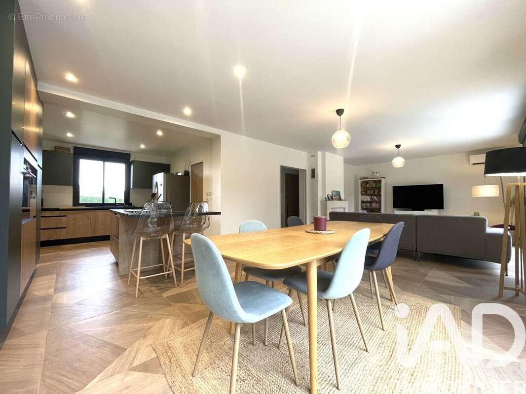 Photo 3 - Maison à CRESPIERES