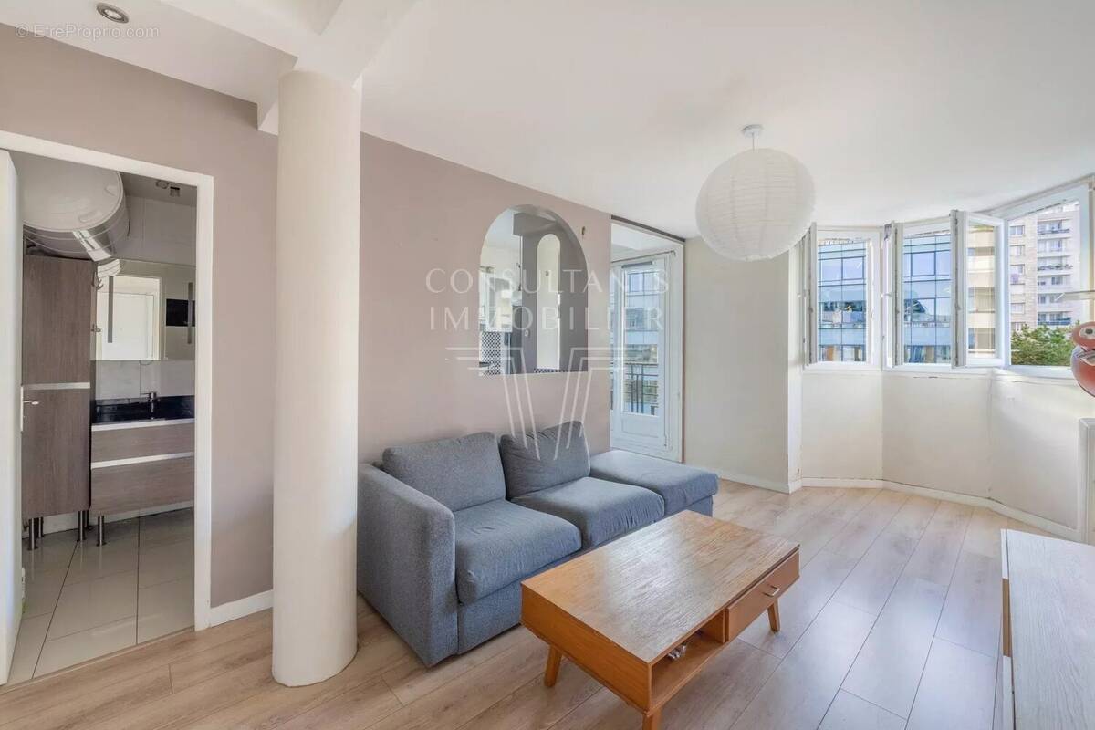 Appartement à LEVALLOIS-PERRET
