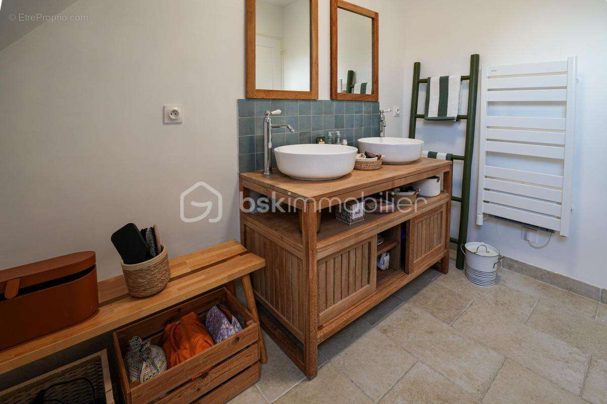 Maison à MONTEVRAIN