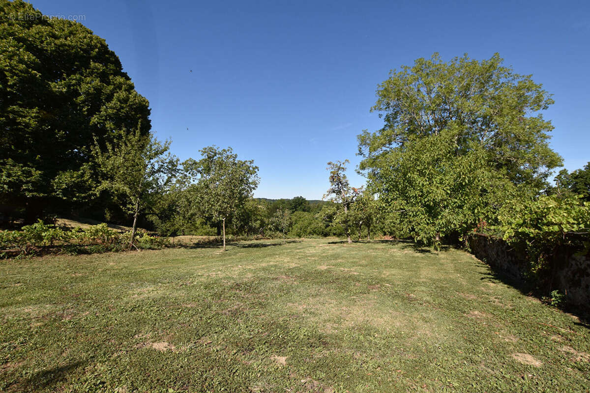 Maison à LE MAYET-DE-MONTAGNE
