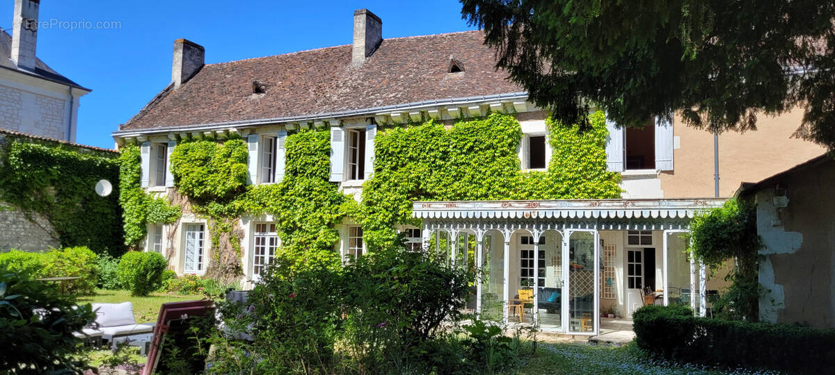 Maison à CHAMPIGNY-SUR-VEUDE