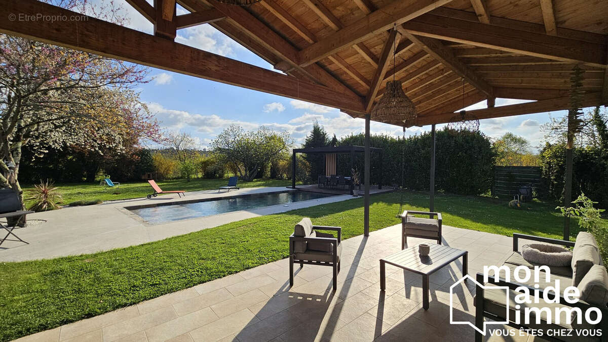 Maison à SAINT-JEAN-DE-BLAIGNAC