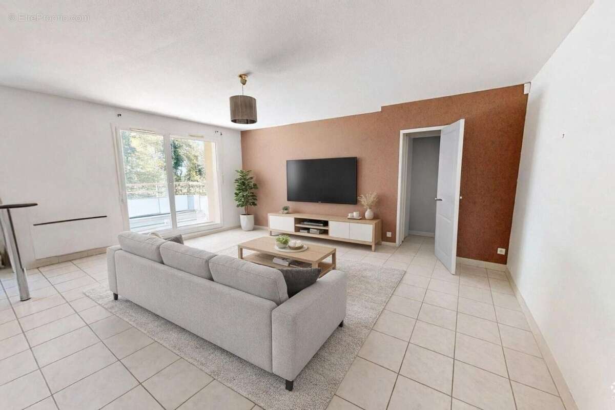 Photo 2 - Appartement à L'ISLE-D'ABEAU