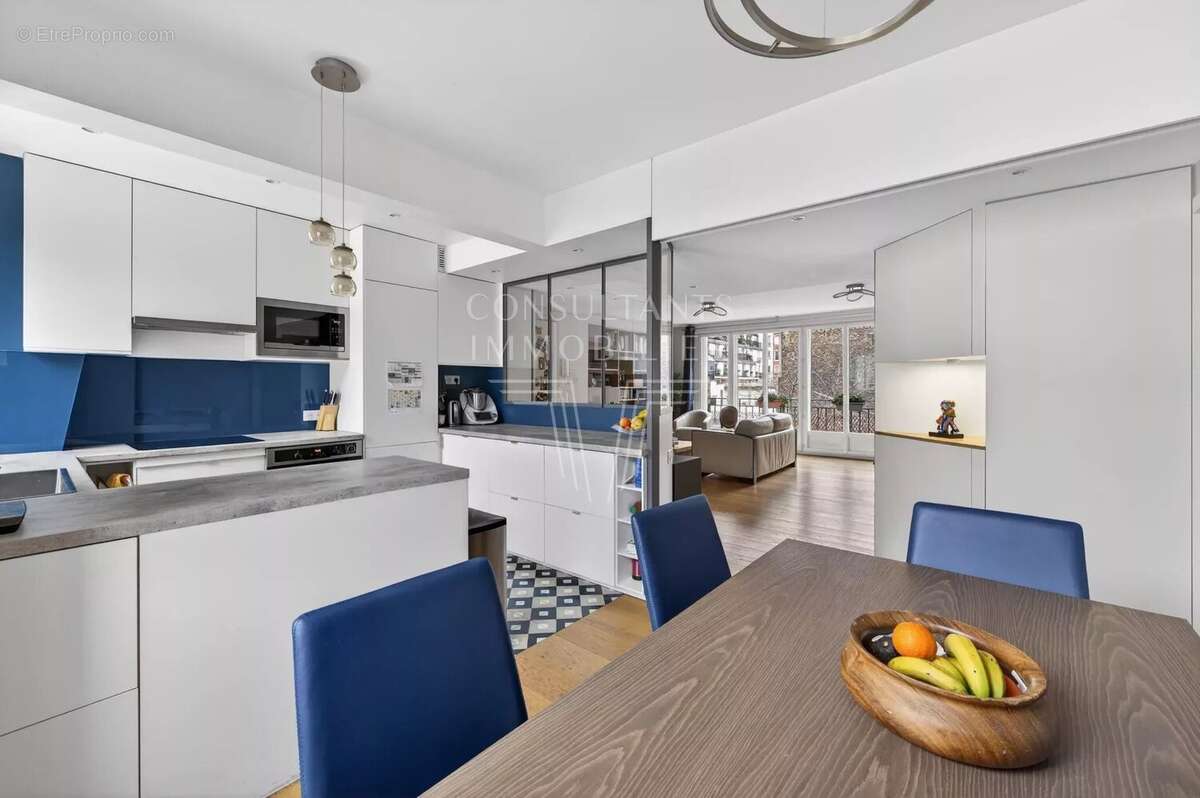 Appartement à PARIS-15E