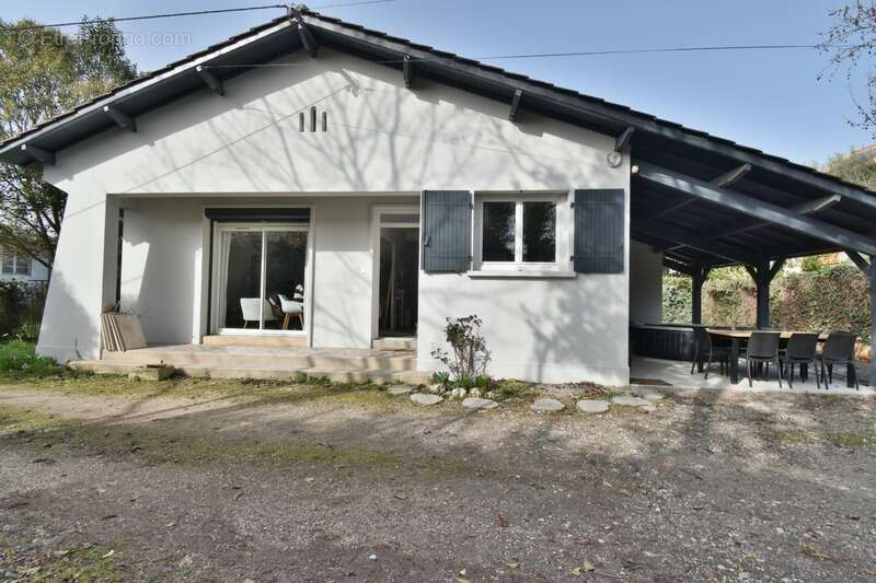 Maison plain-pied à vendre à Villeneuve-sur-Lot (47)– Maison rénovée avec jardin, proche commerces, idéale retraité ou couple - photo 15