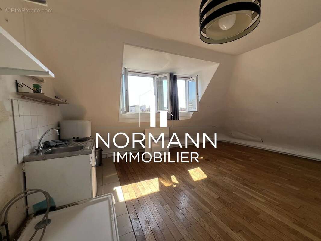 Appartement à PARIS-8E