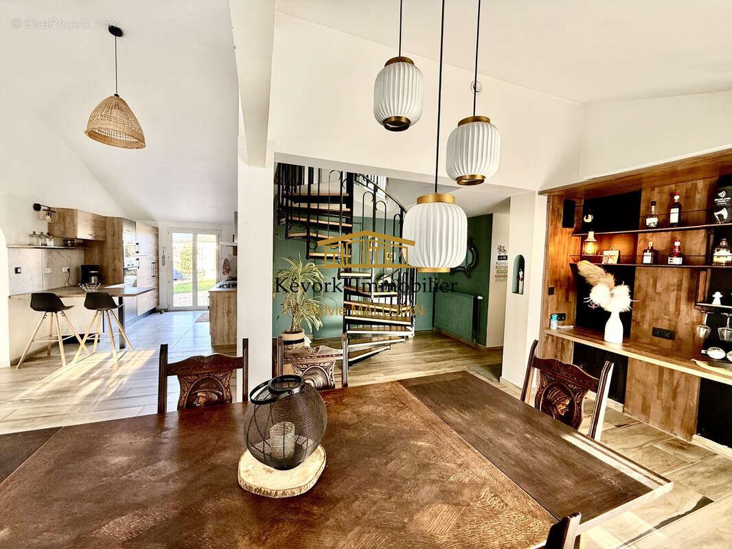 Maison à BOURG-LES-VALENCE