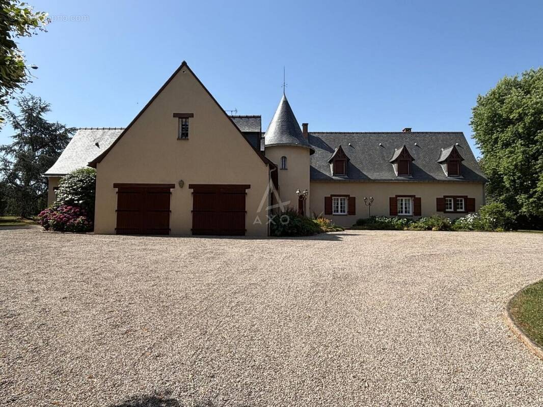 Maison à MIRE