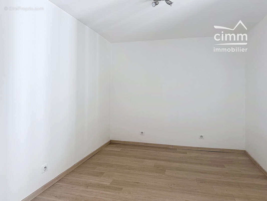 Maison 109 m² à Chateau-Renard  - photo 8