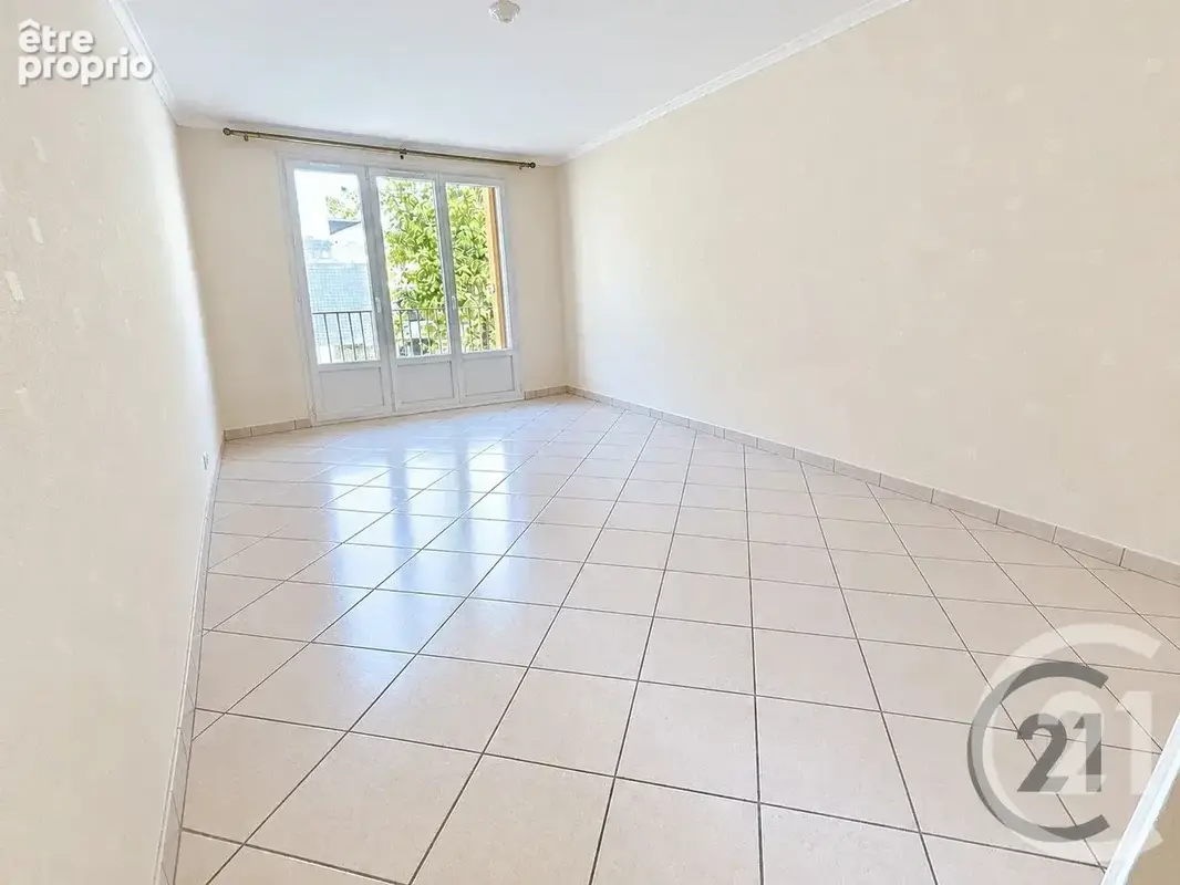 Appartement 3 pièces 61 m² à vendre à Chalons-En-Champagne (51000) - photo 2