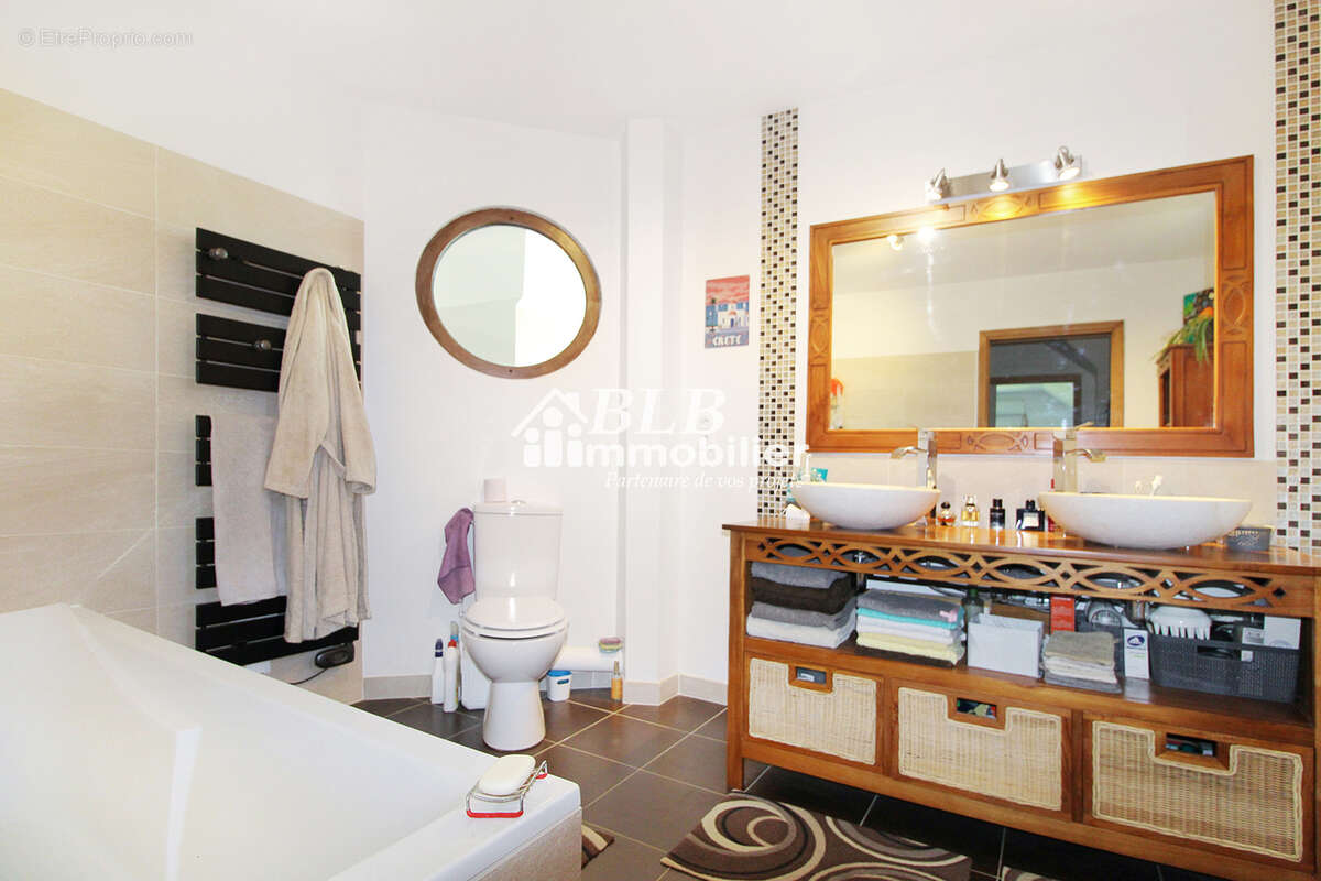 Maison à LE PERRAY-EN-YVELINES