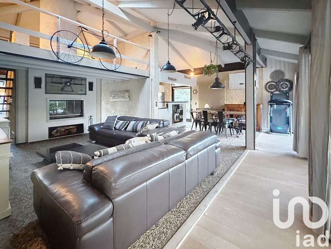 Maison 136 m² à Carignan-De-Bordeaux  - photo 9