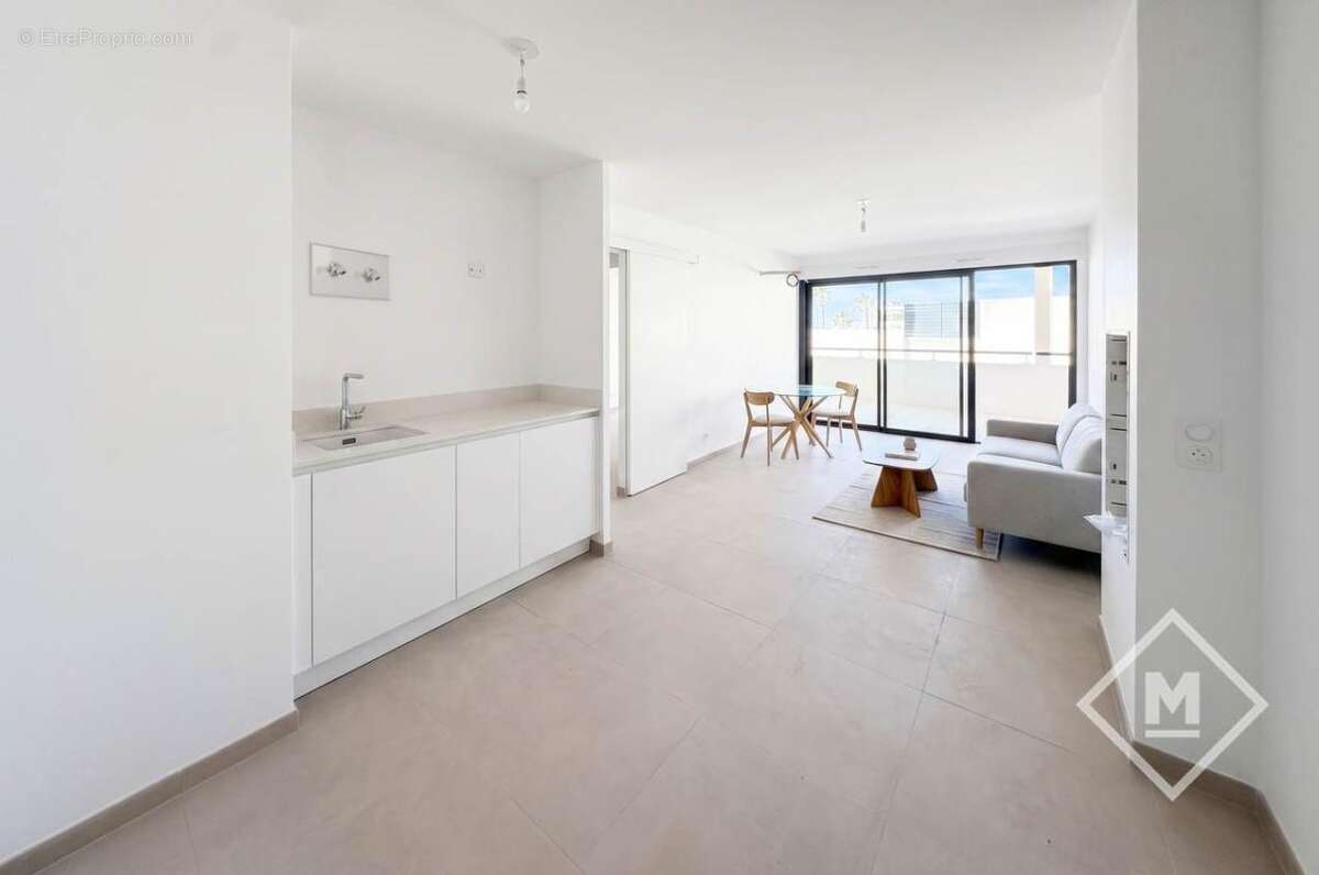 Vente appartement T2 terrasse vue mer calme  frais réduit à l'achat de 2.3% (notaire)  13600 La Ciotat - photo 5