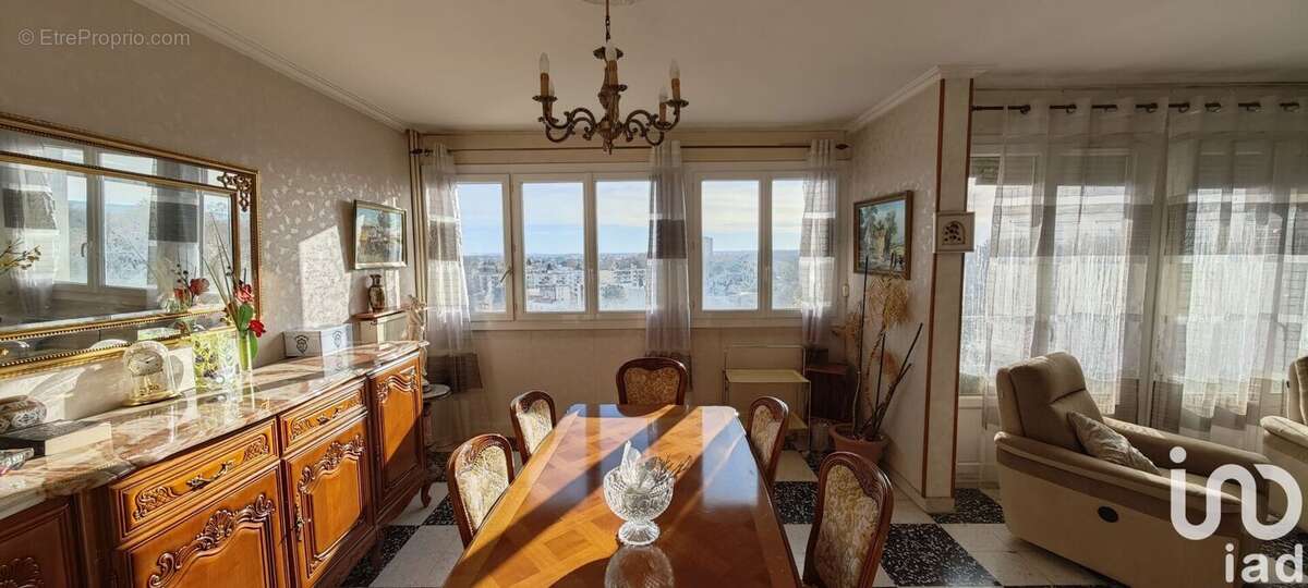 Photo 2 - Appartement à NIMES