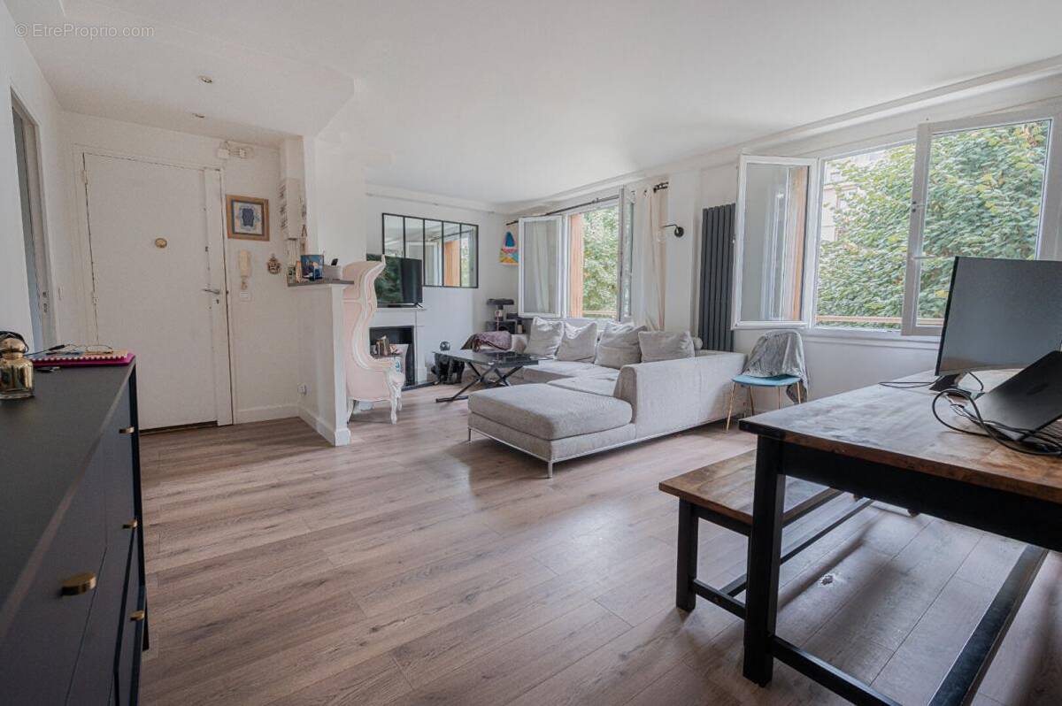 Appartement à CHARENTON-LE-PONT