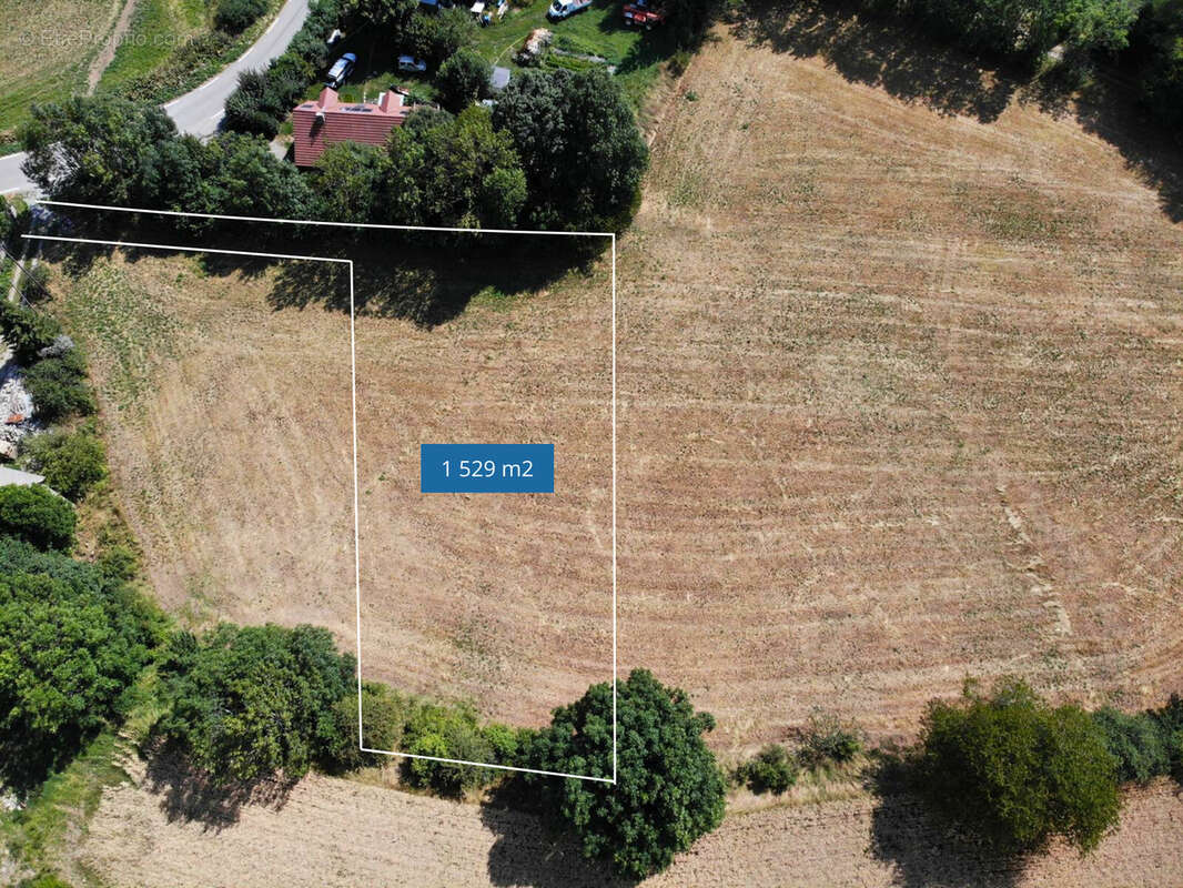Terrain à SAINT-MICHEL-DE-CHAILLOL