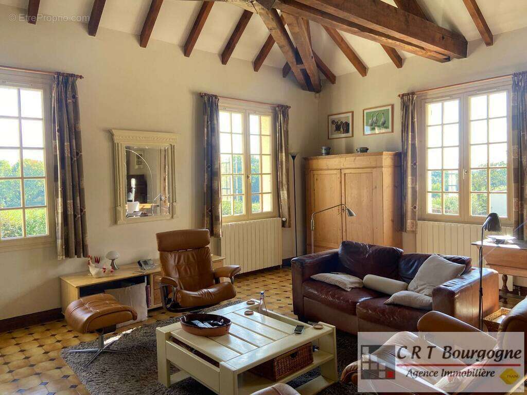 Maison à MOULINS-SUR-OUANNE