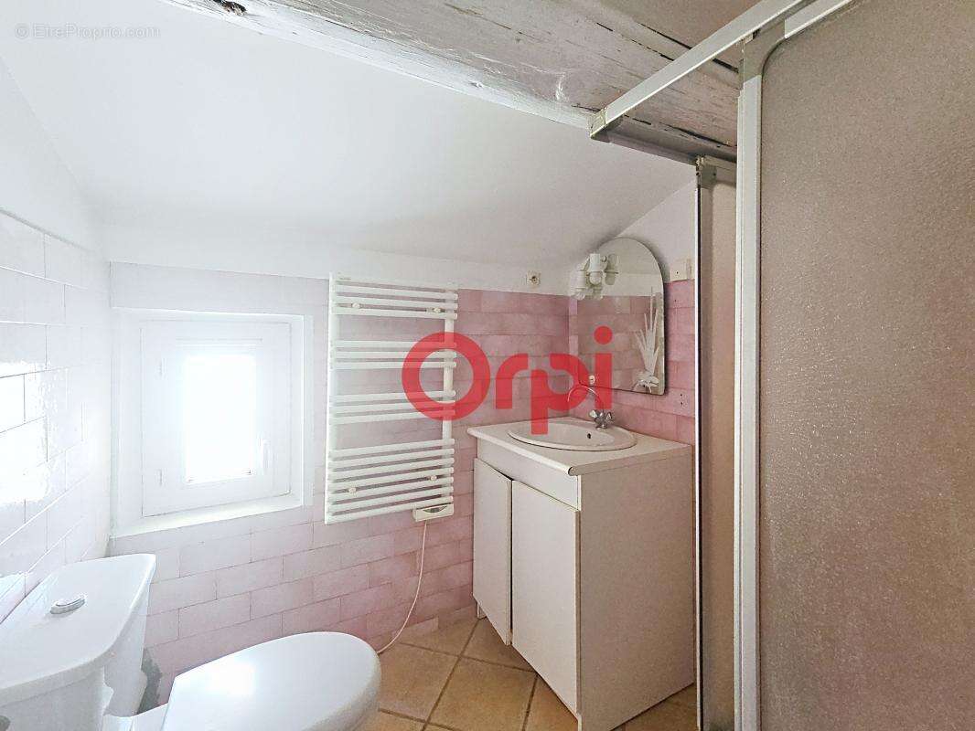 Appartement à SIX-FOURS-LES-PLAGES