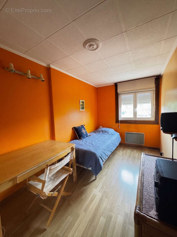 A vendre type 4  94m2 ascenseur terrasse et garage - photo 4