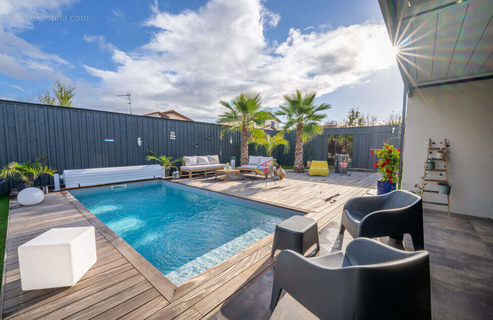 Terrain à SAINT-MEDARD-EN-JALLES