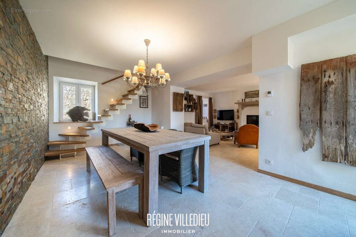 Maison à LES MOITIERS-D&#039;ALLONNE