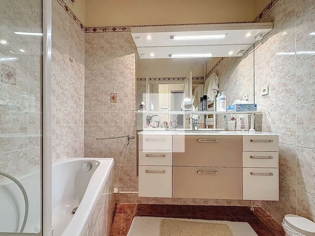 Appartement à L'HAY-LES-ROSES