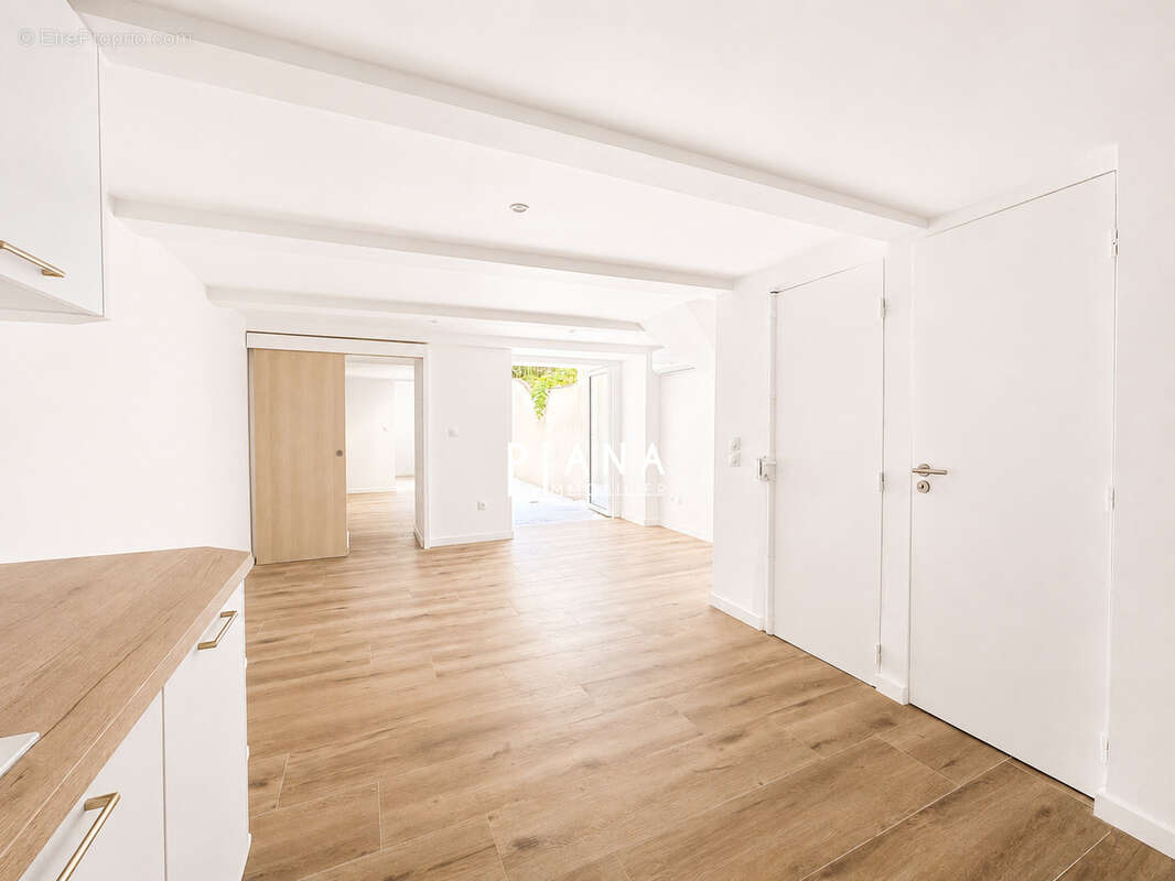 Appartement à MARSEILLE-5E