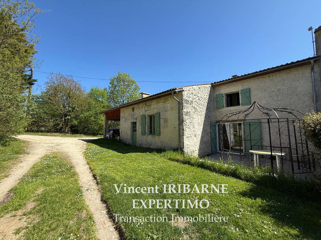 Maison à LA CHAPELLE-DES-POTS