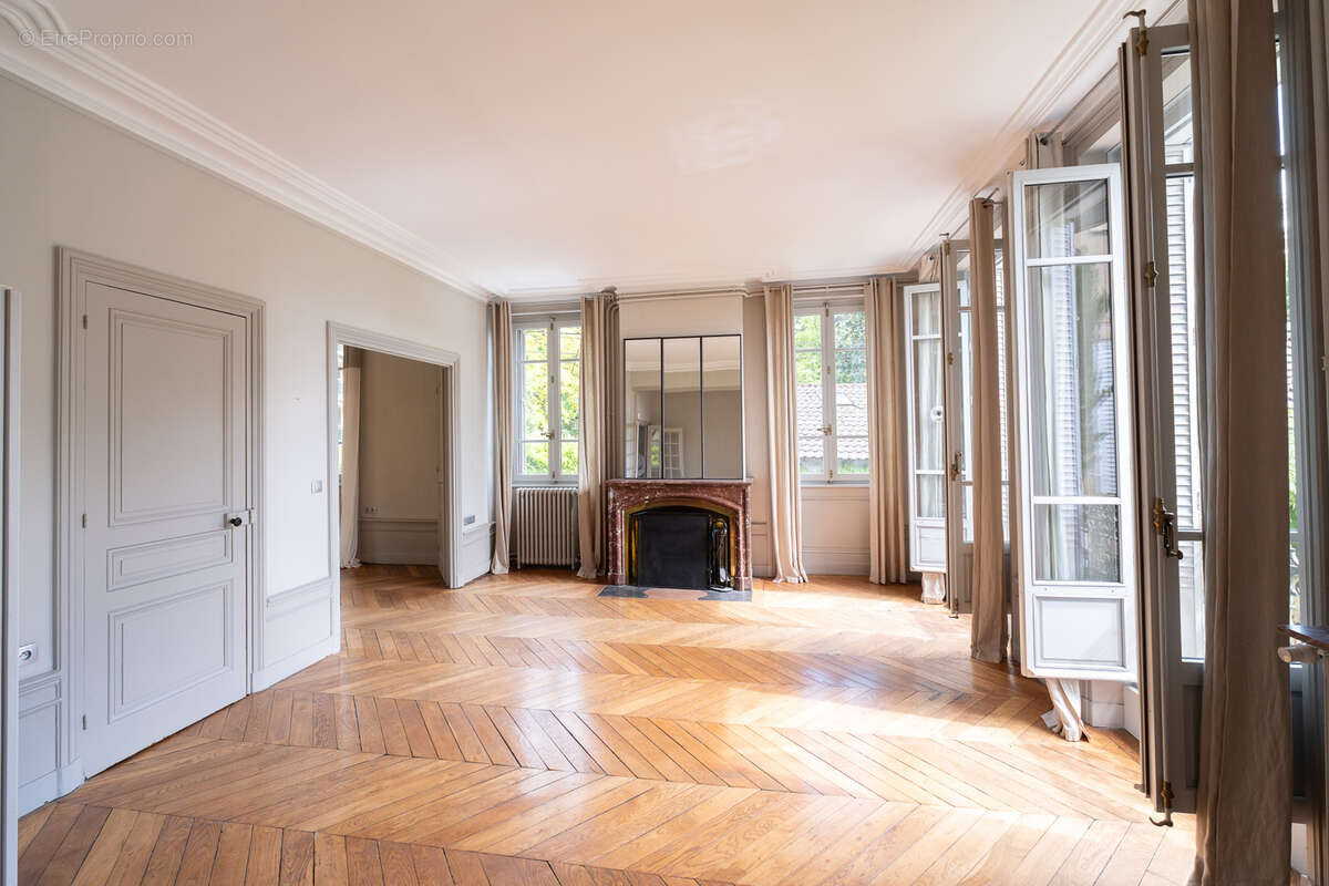 Maison à CALUIRE-ET-CUIRE