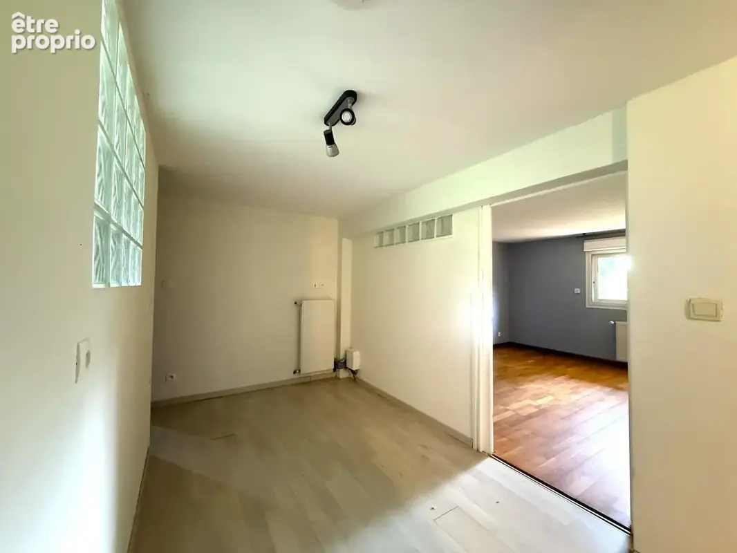 Maison familiale 156 m2 à Lusignan - photo 15