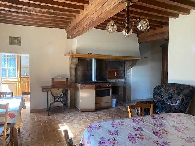 Maison à MONTSAUCHE-LES-SETTONS