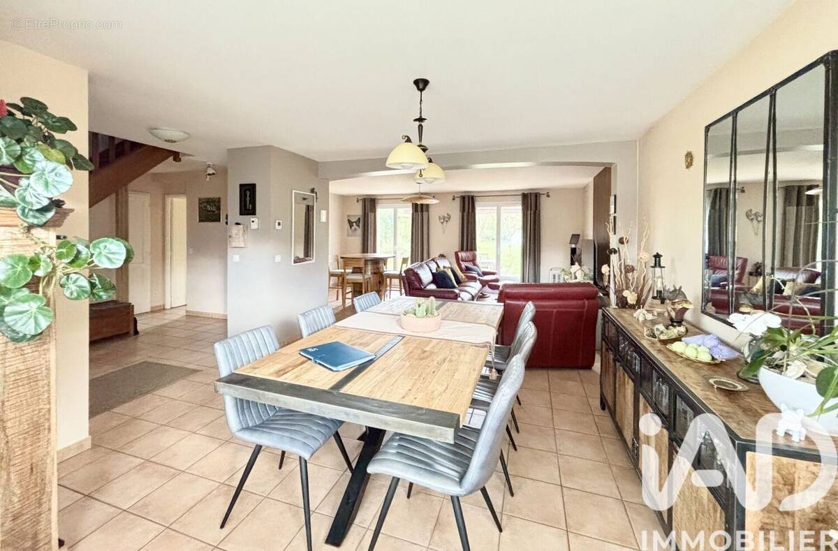 Photo 1 - Maison à MAREUIL-LES-MEAUX