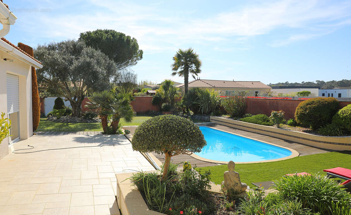 Maison à MESCHERS-SUR-GIRONDE