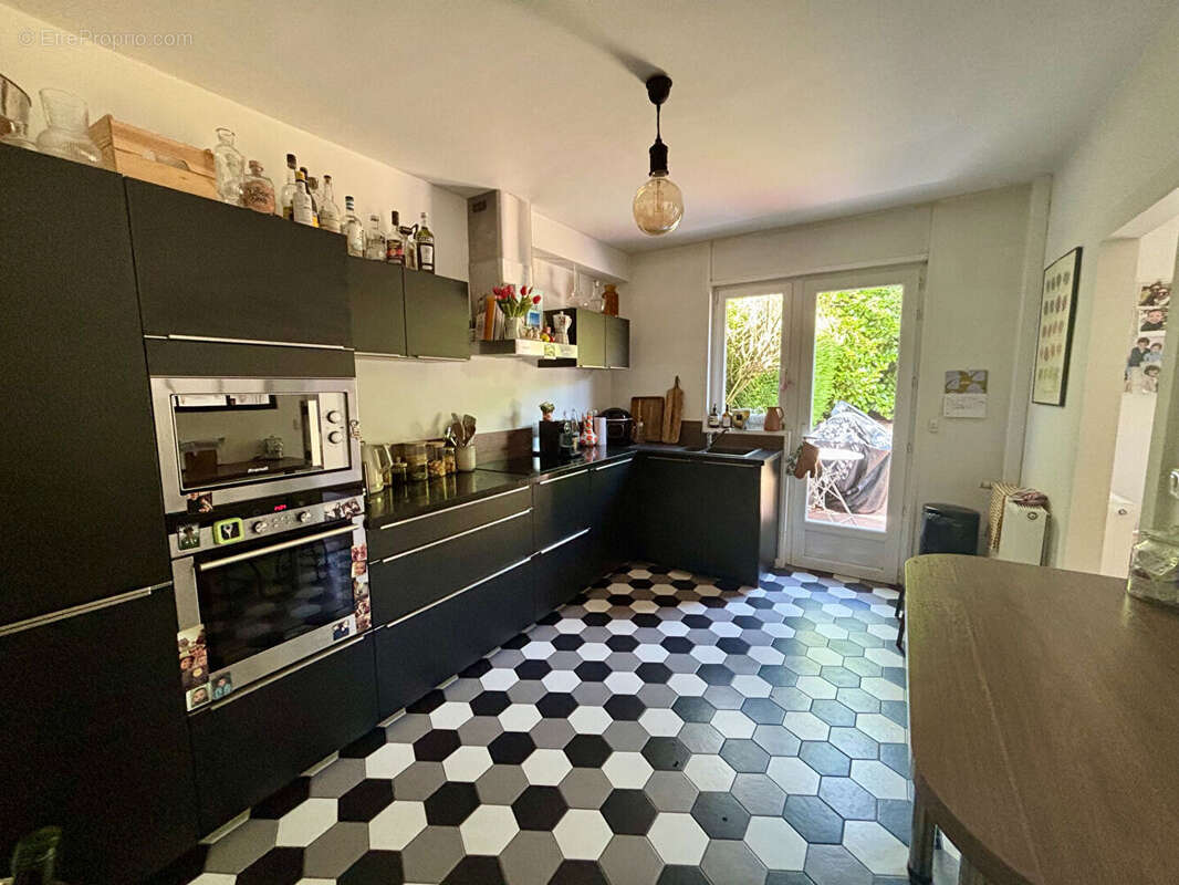 Belle maison semi-indiv prox village! - photo 2