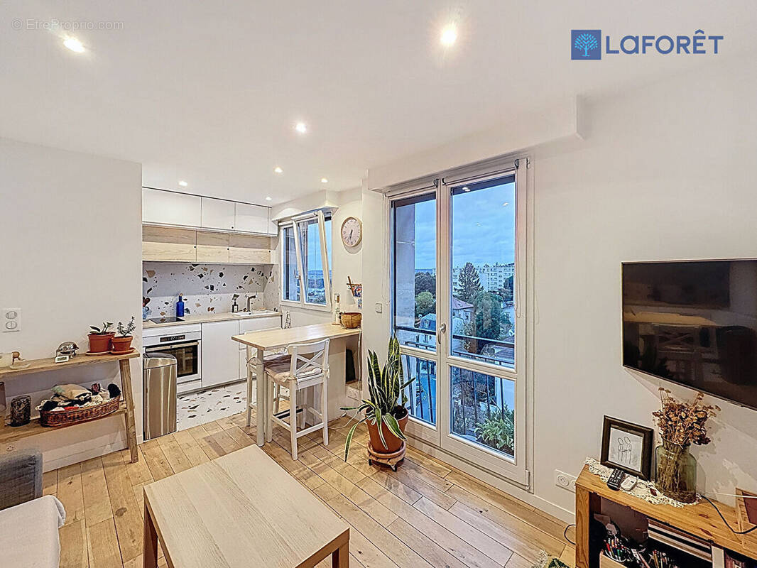 Appartement à SURESNES