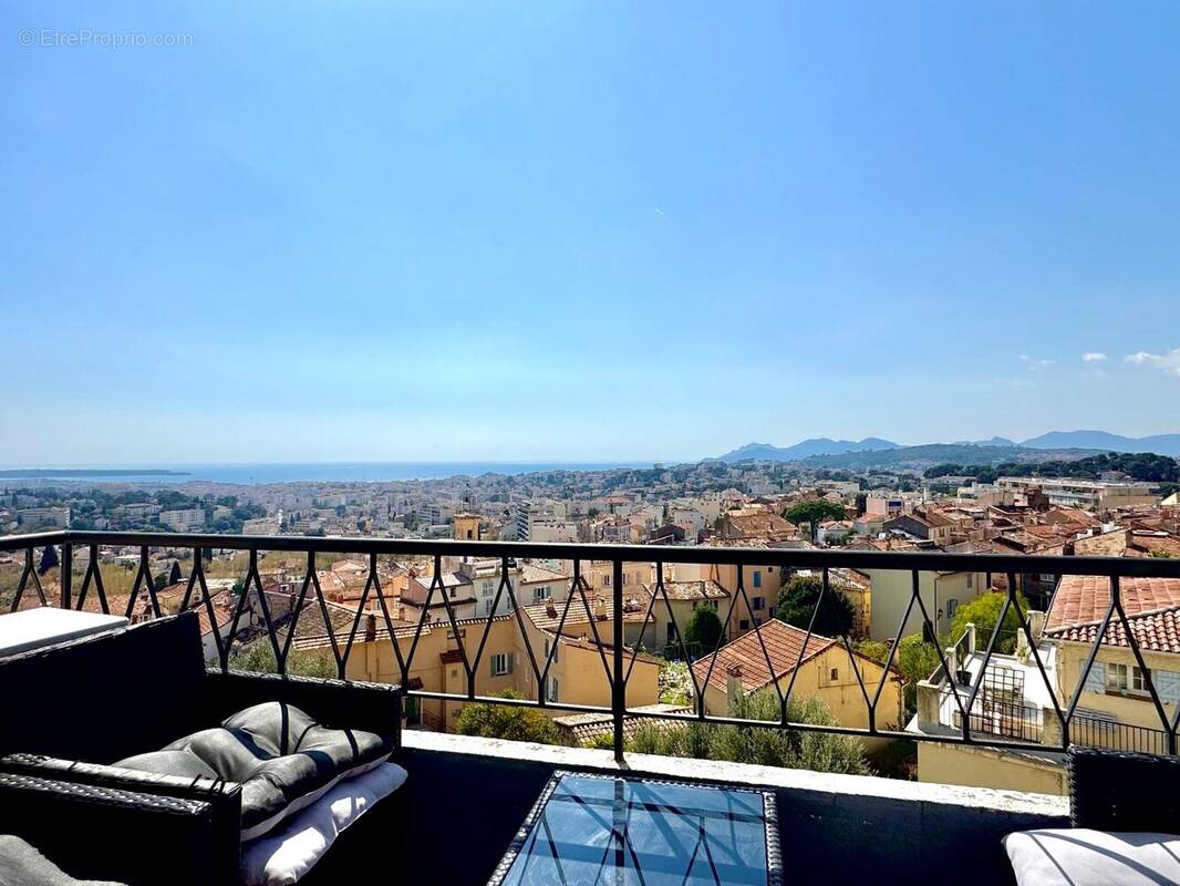 Appartement à LE CANNET