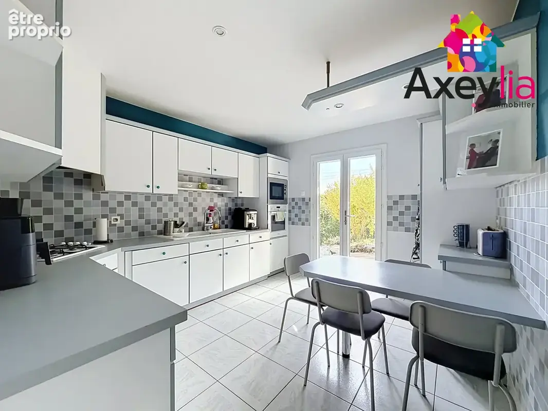 A vendre - virigneux - maison familiale de plain-pied avec sous-sol aménagé, grand terrain arboré et piscine h - photo 16