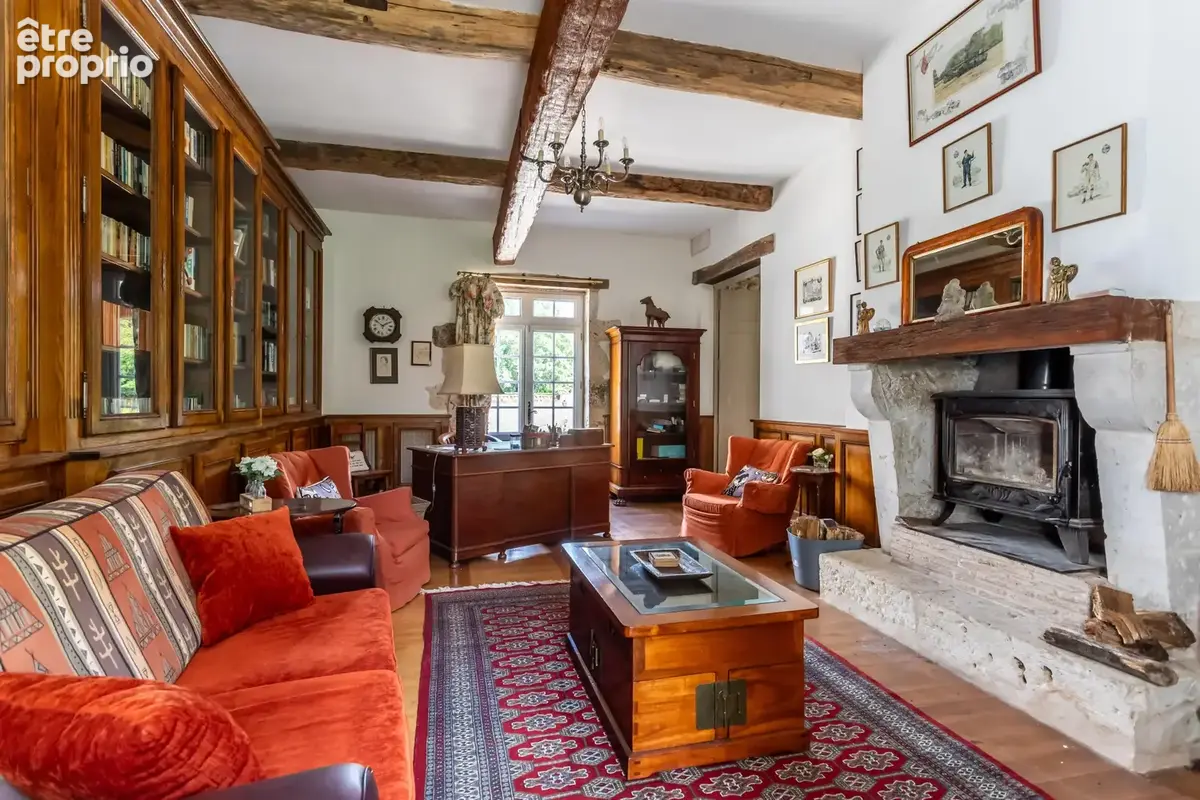 Château avec annexes, piscine, court de tennis et garages - photo 38