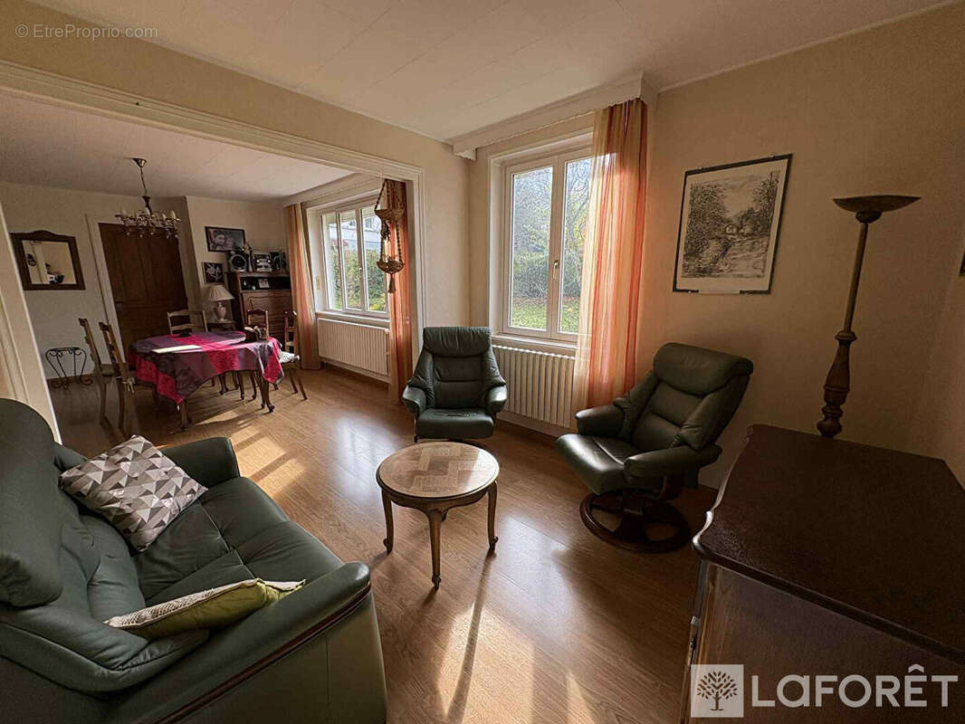 Maison à GRAND-CHARMONT