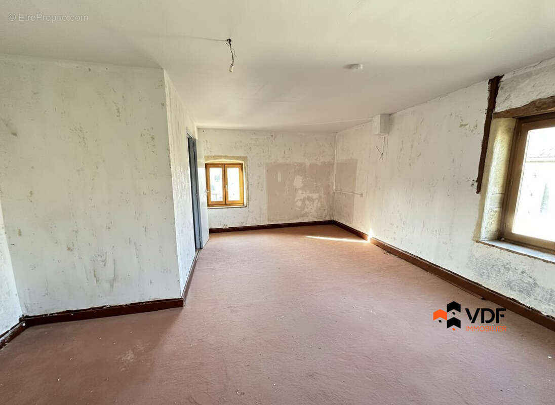 Appartement à CUINZIER