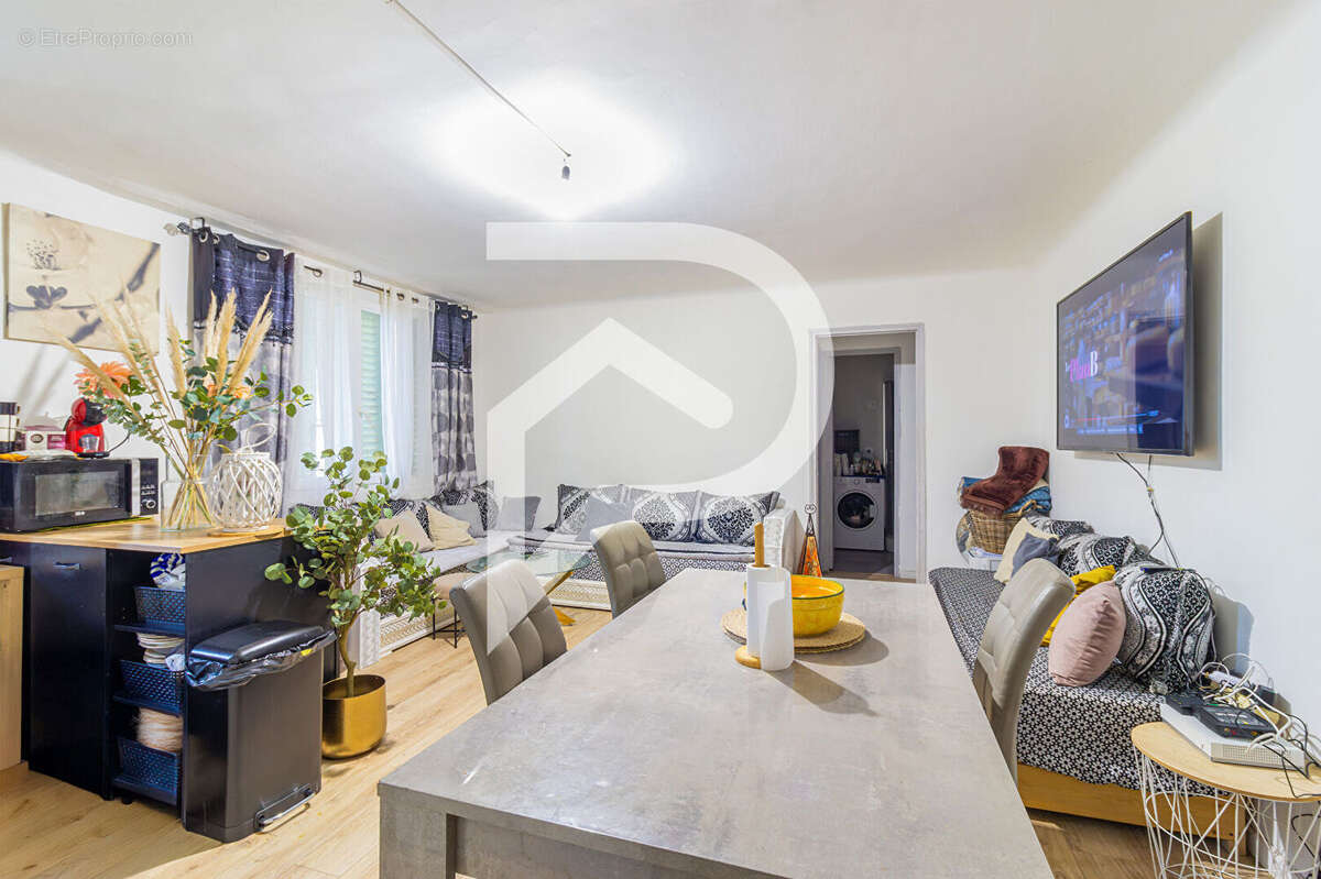 Appartement à MARSEILLE-2E