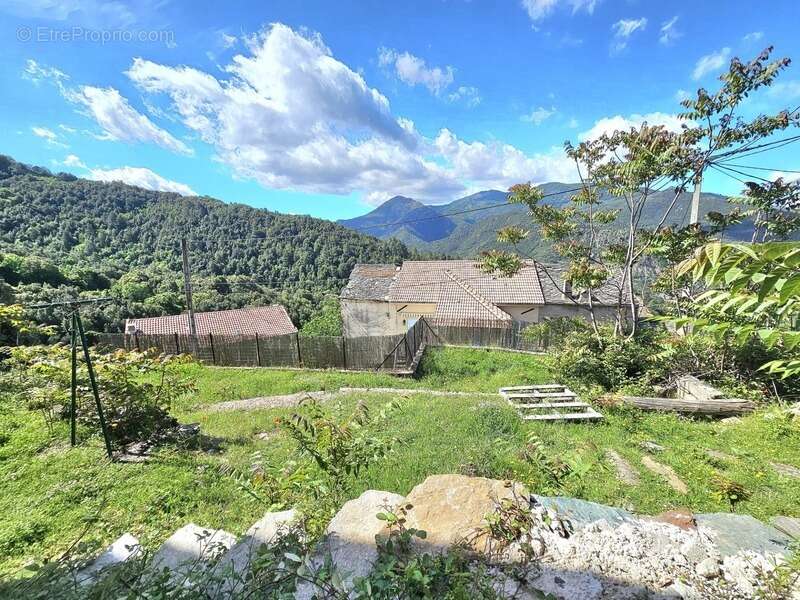Deux maisons de village en pierre, 150 m2 à rénover avec jardin et caves aménageables à SAN LORENZO, HAUTE CORSE (20) - photo 4