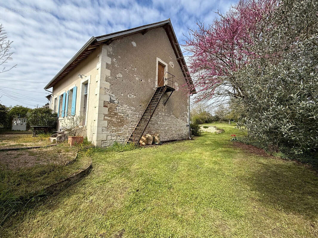 Maison à MAREUIL-SUR-ARNON