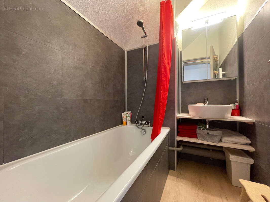Appartement à MORILLON